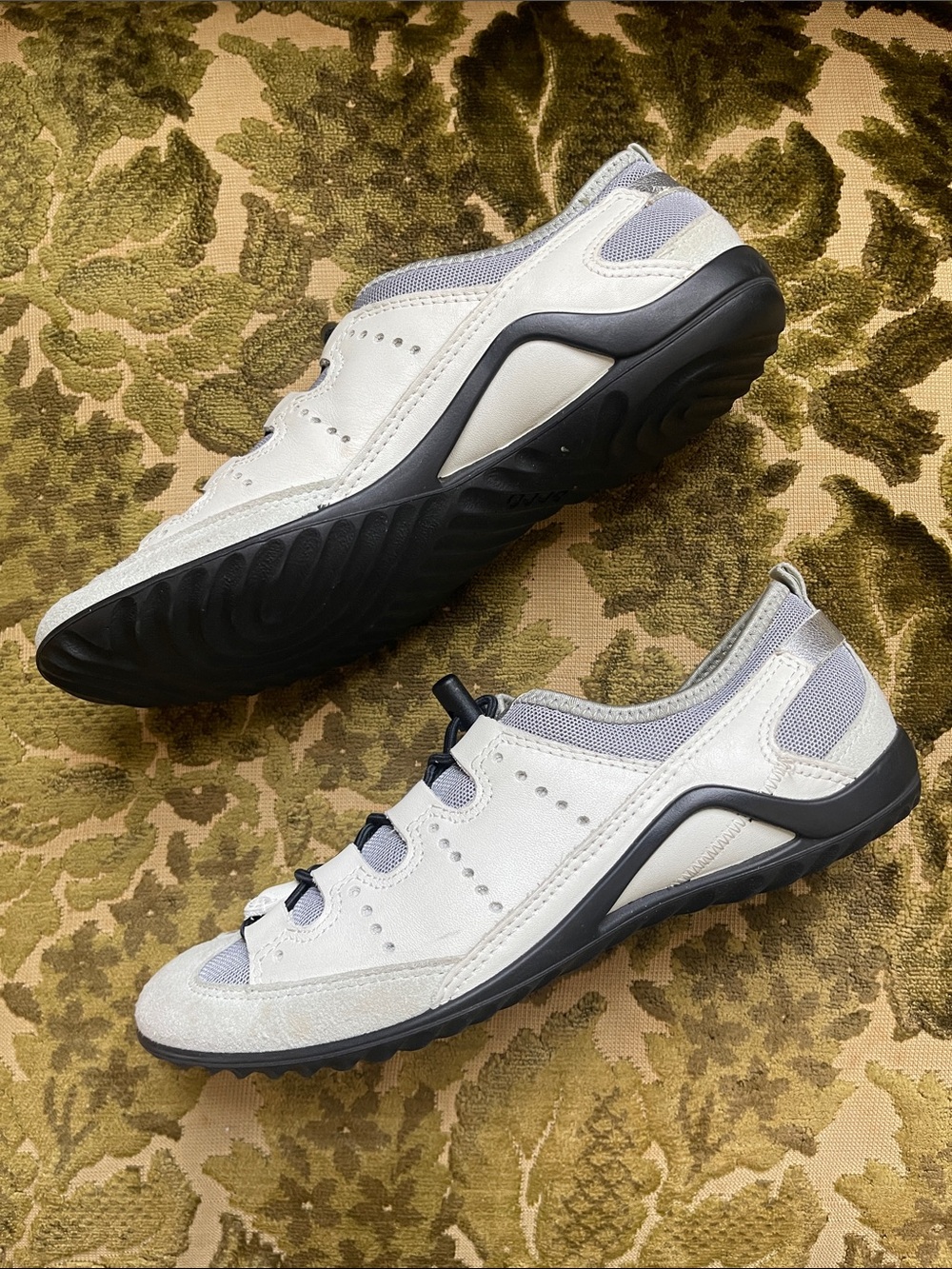 ECCO Toggle Lace Up Sneakers - Picture 3 of 12